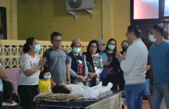 Istri Mantan Bupati Sompie Berpulang, Bupati Joune Ganda Sampaikan Duka Mendalam : Semoga Keluarga Diberi Kekuatan Iman dan Penghiburan Dari Tuhan.