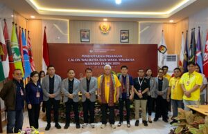 Di Hari Terakhir Pasangan Jimmy Rimba Rogi dan Kristo Ivan Lumentut, Datang Mendaftar ke KPU Manado