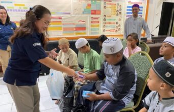 Perkuat Solidaritas Antar Sesama, KPU Minut Santuni Anak Yatim