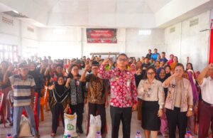 Pemkab Minut Salurkan Bantuan Beras Untuk Cadangan Pangan Desa Klabat, Kecamatan Dimembe