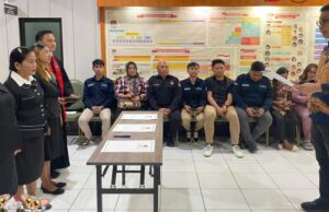 Komisioner Risky Pogaga Lantik Pergantian Antar Waktu Anggota PPS