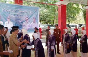 Bupati Joune Ganda Lepas 31 Calon Jemaah Haji Berangkat Ke Tanah Suci