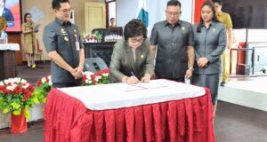 Ketua DPRD Minut Pimpin Paripurna Laporan Reses, Buka Masa Persidangan 2026