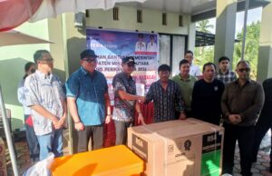 Perkuat Sektor Perikanan, Pemkab Minut Serahkan Bantuan Kelompok Nelayan Talawaan