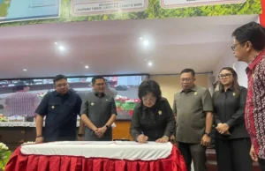 Hadiri Paripurna DPRD, Joune Ganda Siap Tindaklanjuti Rekomendasi LKPJ 2025