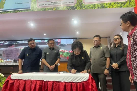 Hadiri Paripurna DPRD, Joune Ganda Siap Tindaklanjuti Rekomendasi LKPJ 2025